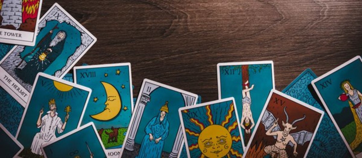 Trouvez l'amour grâce aux cartes de tarot - Tout savoir sur la Voyance